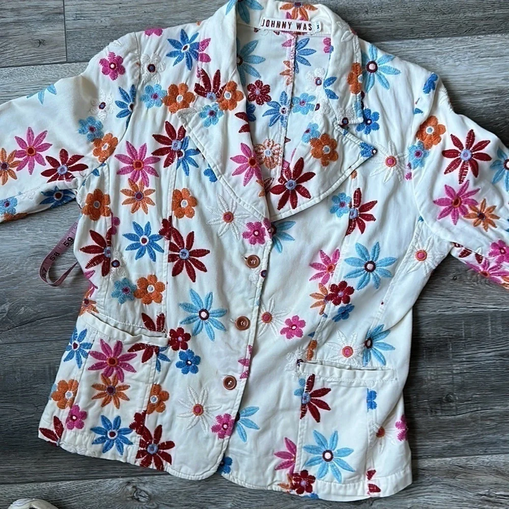 Johnny Was jacket tan blazer embroidered floral multicolored size medium